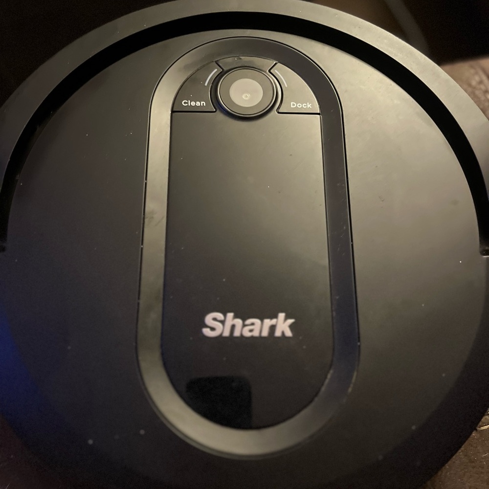Shark Robotic vacuum cleaner